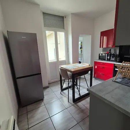 T2 Lumineux Apartment *